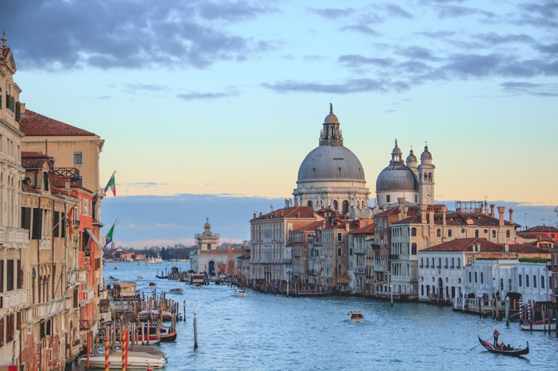 Bus rental in Venice, Italy